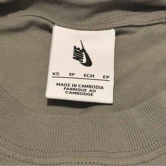 Nike Men’s Solo Swoosh Tee Light Army Size Extra Small - Picture 3 of 4